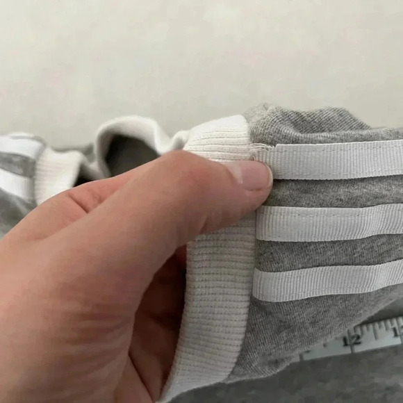 Adidas/ 💰2 FOR $10💰Grey  and white/ Long sleeve shirt/ Size US XS - Picture 10 of 10